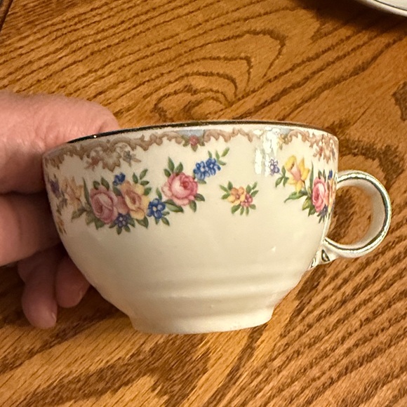 Charming Floral Mug and Saucer Set - Picture 4 of 4
